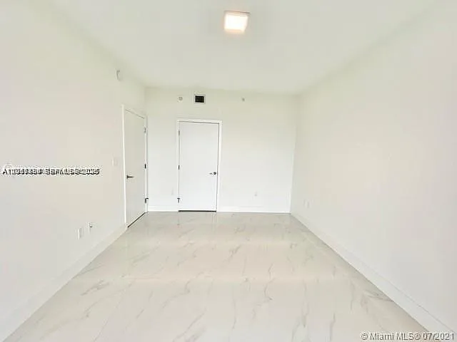 16385 Biscayne Blvd #702 — Photo 22