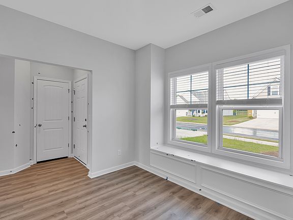 4th image of 139 Callongton Dr