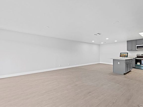3rd image of 23455 Via San Gabriel