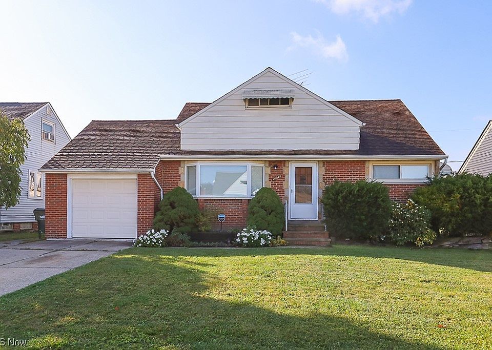 1st image of 21340 Carol Dr