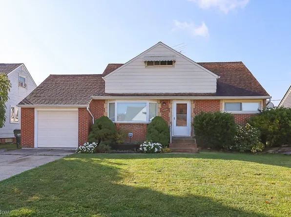 21340 Carol Dr, Cleveland, OH 44119