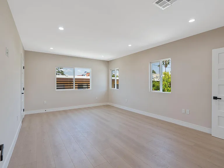 1206 Tamarind Ave — Photo 24