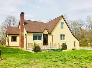 1078 Piedmont Ln, Pinnacle, NC 27043