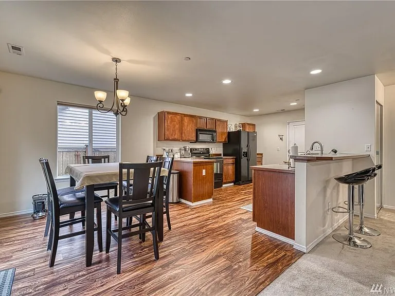 1180 Hudson St — Photo 4