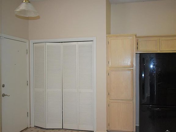 5th image of 702 Baltic Ave