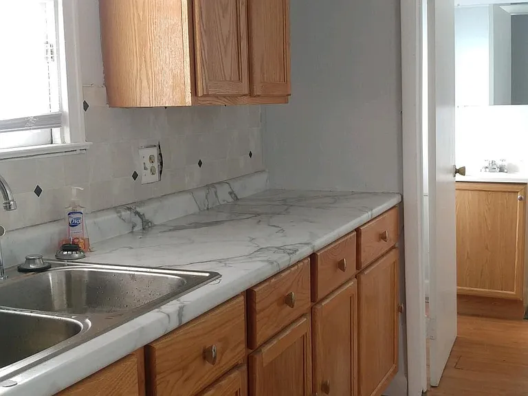 1504 E Whittier St — Photo 5
