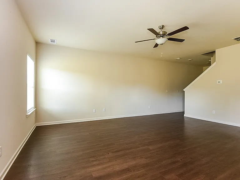 151 Innis Brook Cir — Photo 2