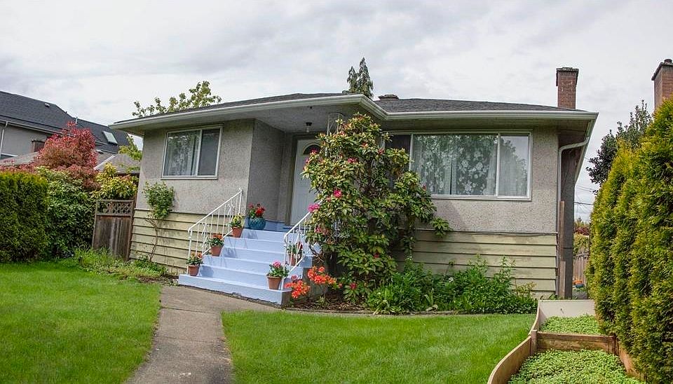 1st image of 645 E 27th Ave