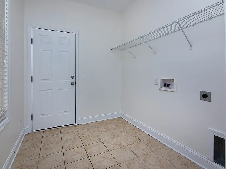 2231 Eversham Dr NW — Photo 18
