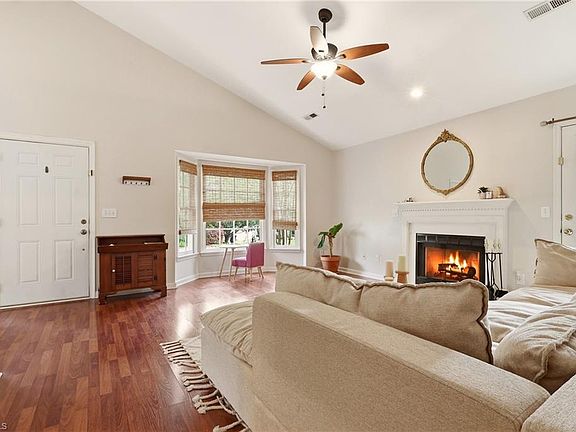 3rd image of 3301 Winburn Dr