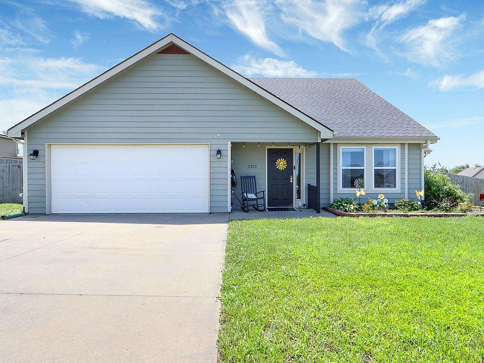 1st image of 2729 Oakwood Dr