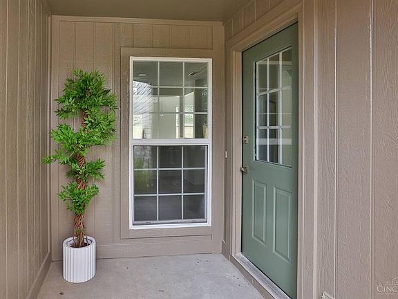 2nd image of 6134 Lakelyn