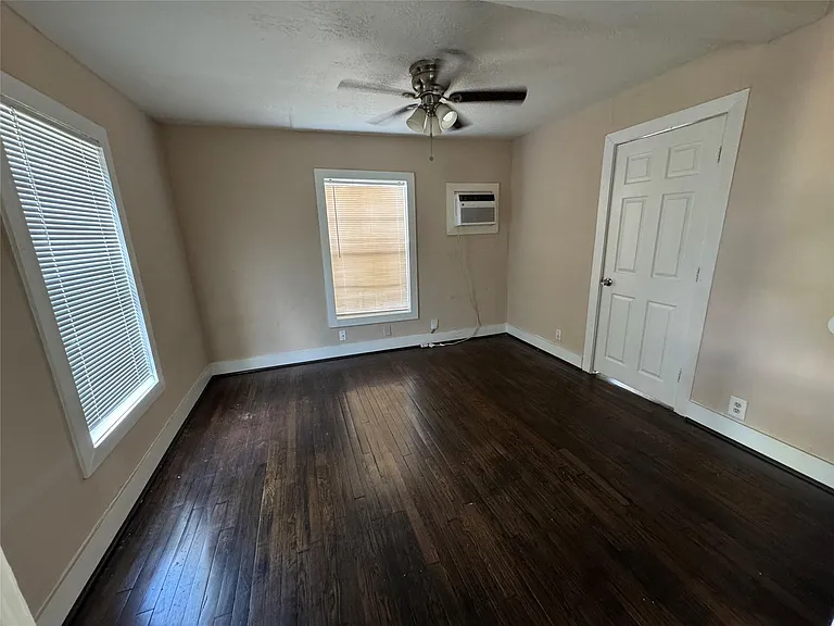 7018 Avenue F #1 — Photo 6