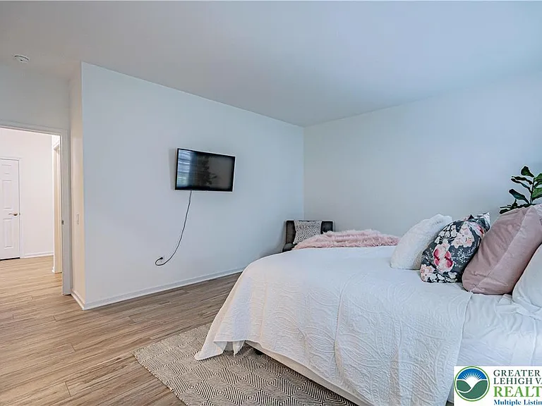 3855 Victors Way — Photo 38