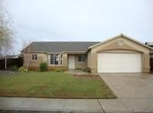538 4th St, Sanger, CA 93657