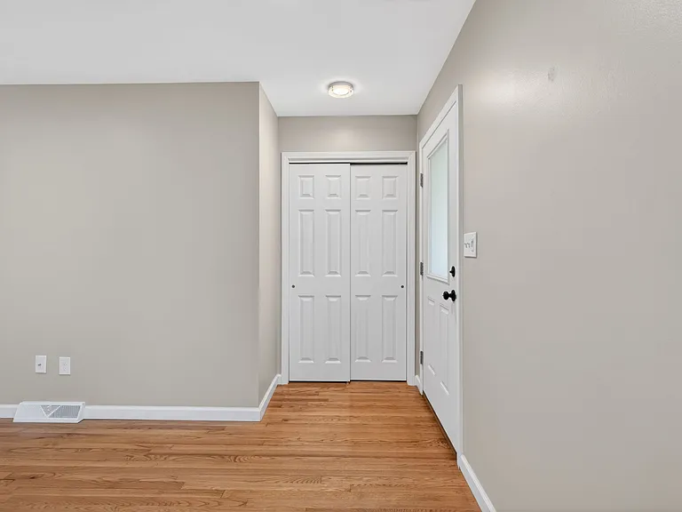 614 Park Ave — Photo 25