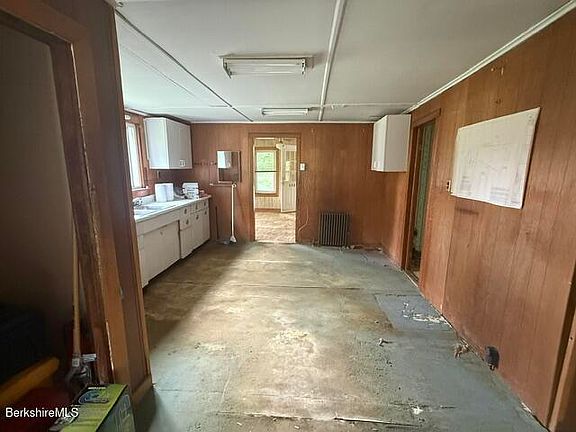 5th image of 352 W Shaft Rd