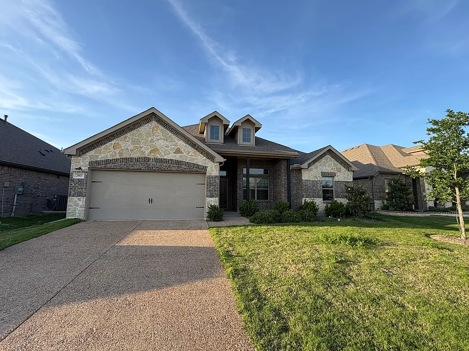 2903 Diamondback Dr