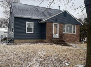 90989 110th St, Lyle, MN 55953