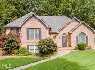 6636 Lake Run Dr, Flowery Branch, GA 30542