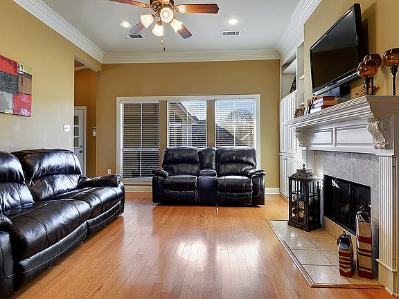 3rd image of 13155 Dutchtown Lakes Dr