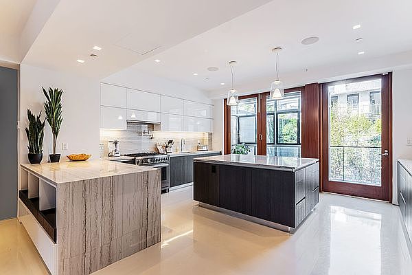 1st image of 156 Beard St #1