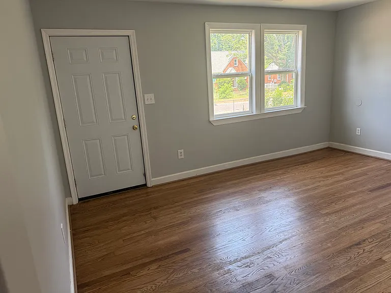 3625 Chapel Dr — Photo 3