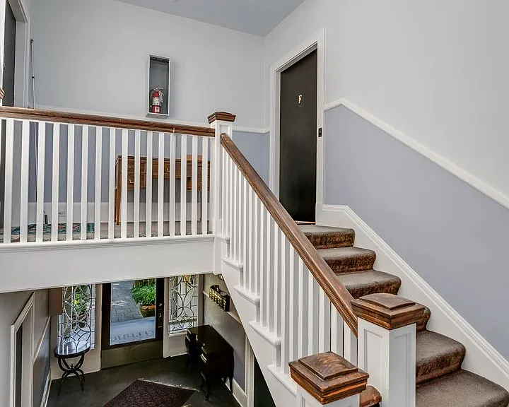 Llennodo Apartments LLC — Photo 6