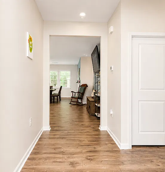 4 bed, 2433 sqft, $2,250 — Photo 2