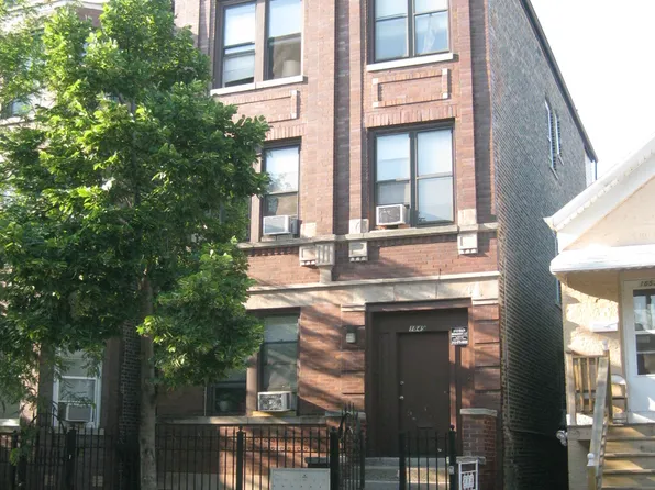 1849 W 17th St APT 2F, Chicago, IL 60608