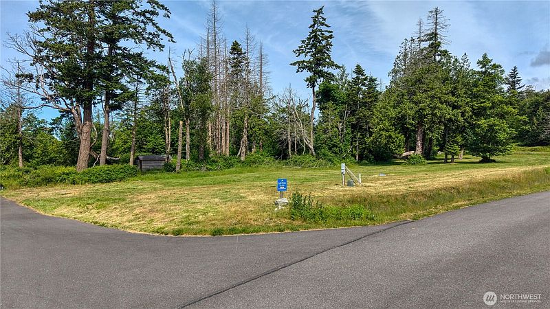 3rd image of 2193 Seabright Loop