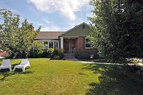 1st image of 2733 S Grandview Cir