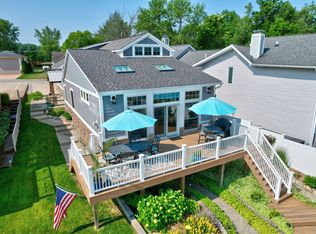 2406 Cranewood Dr, Fenton, MI 48430