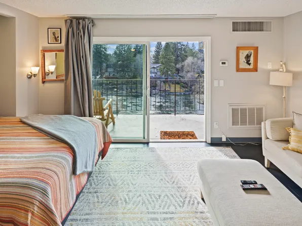 1565 NW Wall St #315316, Bend, OR 97703