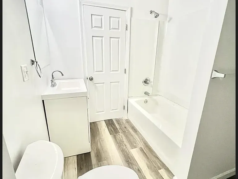 73 Brookside Ave #D — Photo 12