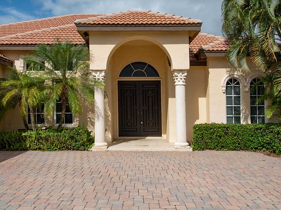 3rd image of 940 SW Grand Reserves Blvd