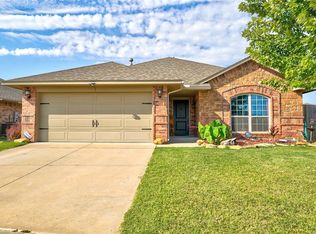 11805 SW 9th St, Yukon, OK 73099