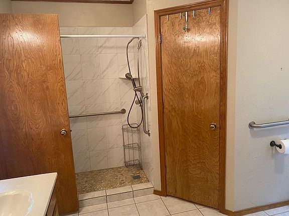 3rd image of 1105 Stonelake Dr