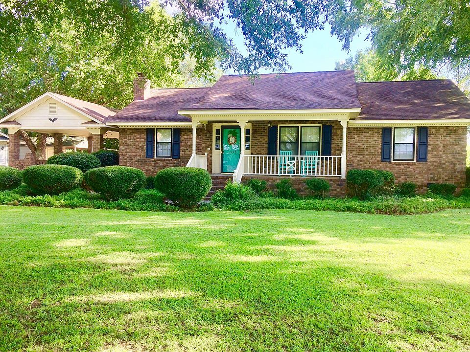 1993 River Bend Dr., Timmonsville, SC
Front porch