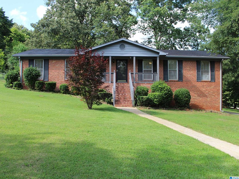 1st image of 440 Daniel Dr NE