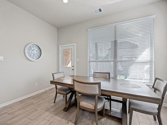 5th image of 410 Soapberry Tree Ct