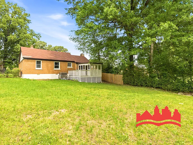 755 E McKellar Ave — Photo 30