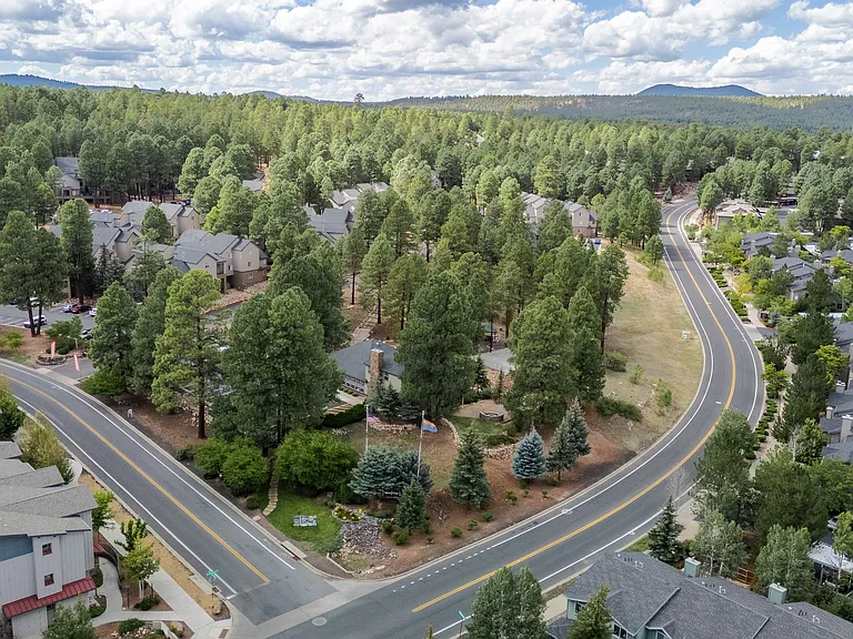 Highland Village Apartments — Photo 7