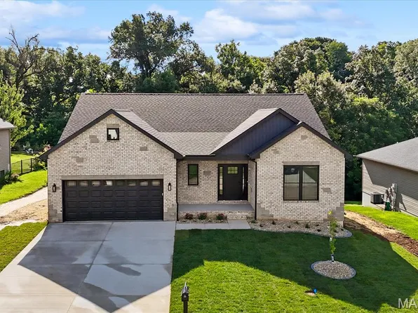 960 Half Moon Ln, Caseyville, IL 62232
