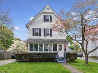 62 W Hanover Ave, Morris Plains, NJ 07950