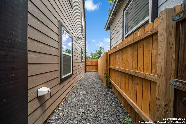 1104 S Gevers St — Photo 21