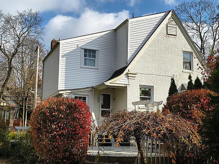 272 Dixon Ave — Photo 3