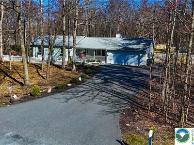 1220 Juno Dr, Effort, PA, 18330