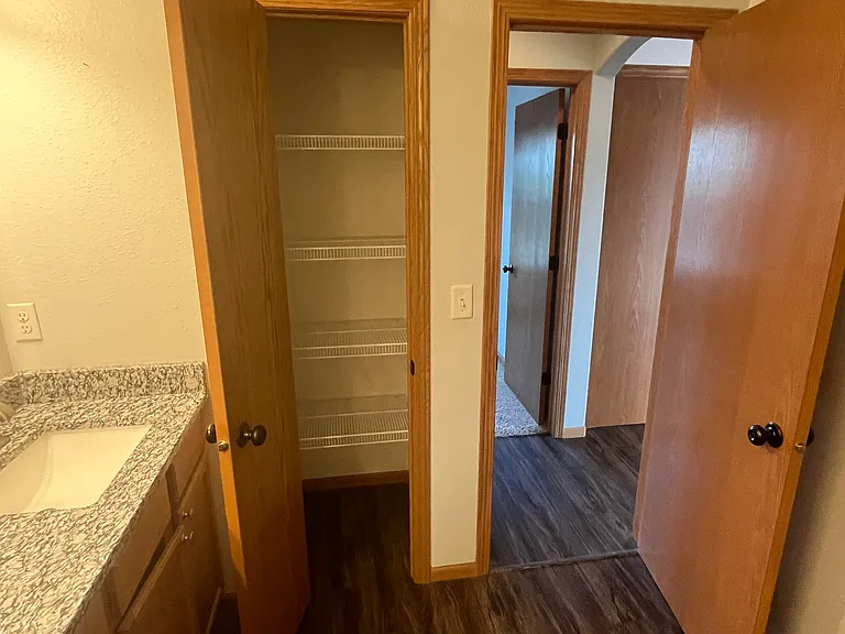 235 N Park Ridge Rd — Photo 12