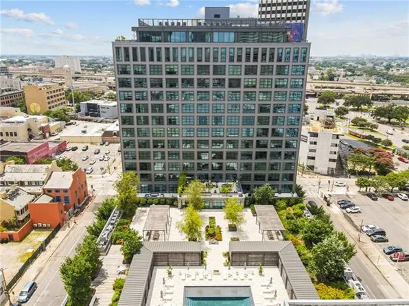 1001 Julia St APT 10B, New Orleans, LA 70113